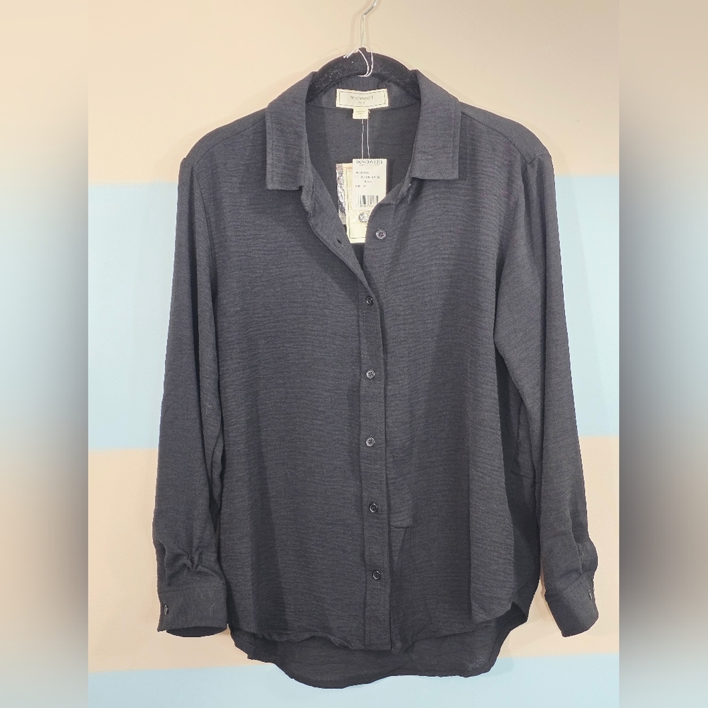 No Comment Textured Button Front Blouse - Picture 6 of 10